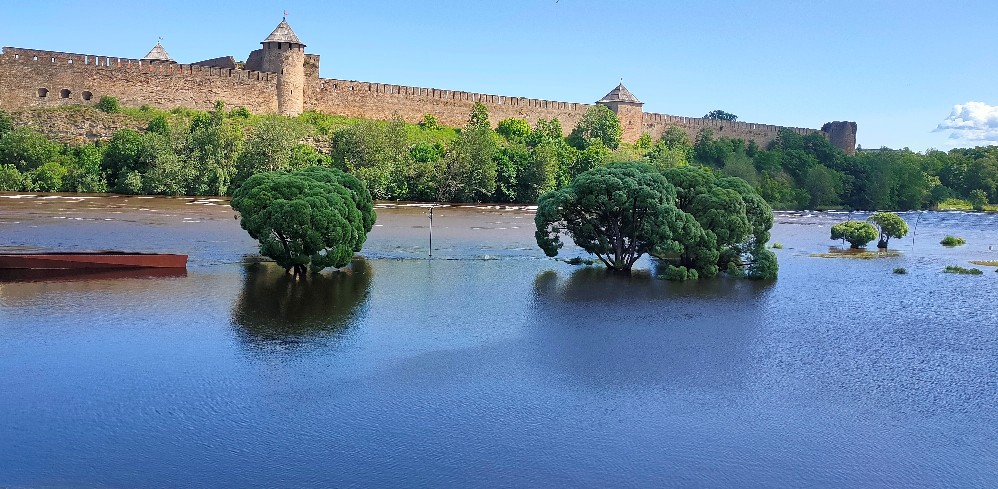 Narva jõe promanaadi üleujutus